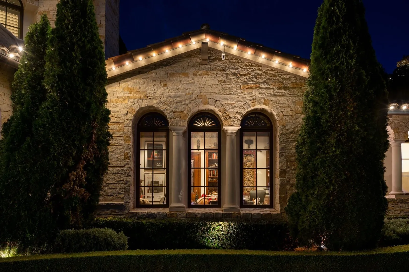Christmas Lights for Banks & Financial Institutions in the Charlotte and Raleigh-Durham areas